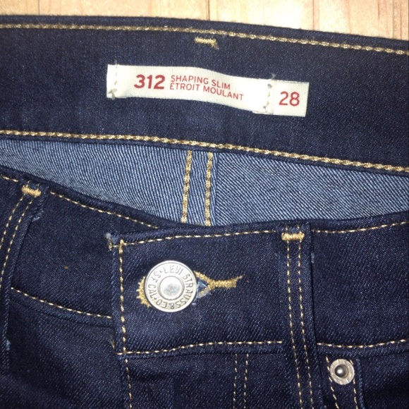 Women’s slim fit Levi’s Jeans - Picture 4 of 5